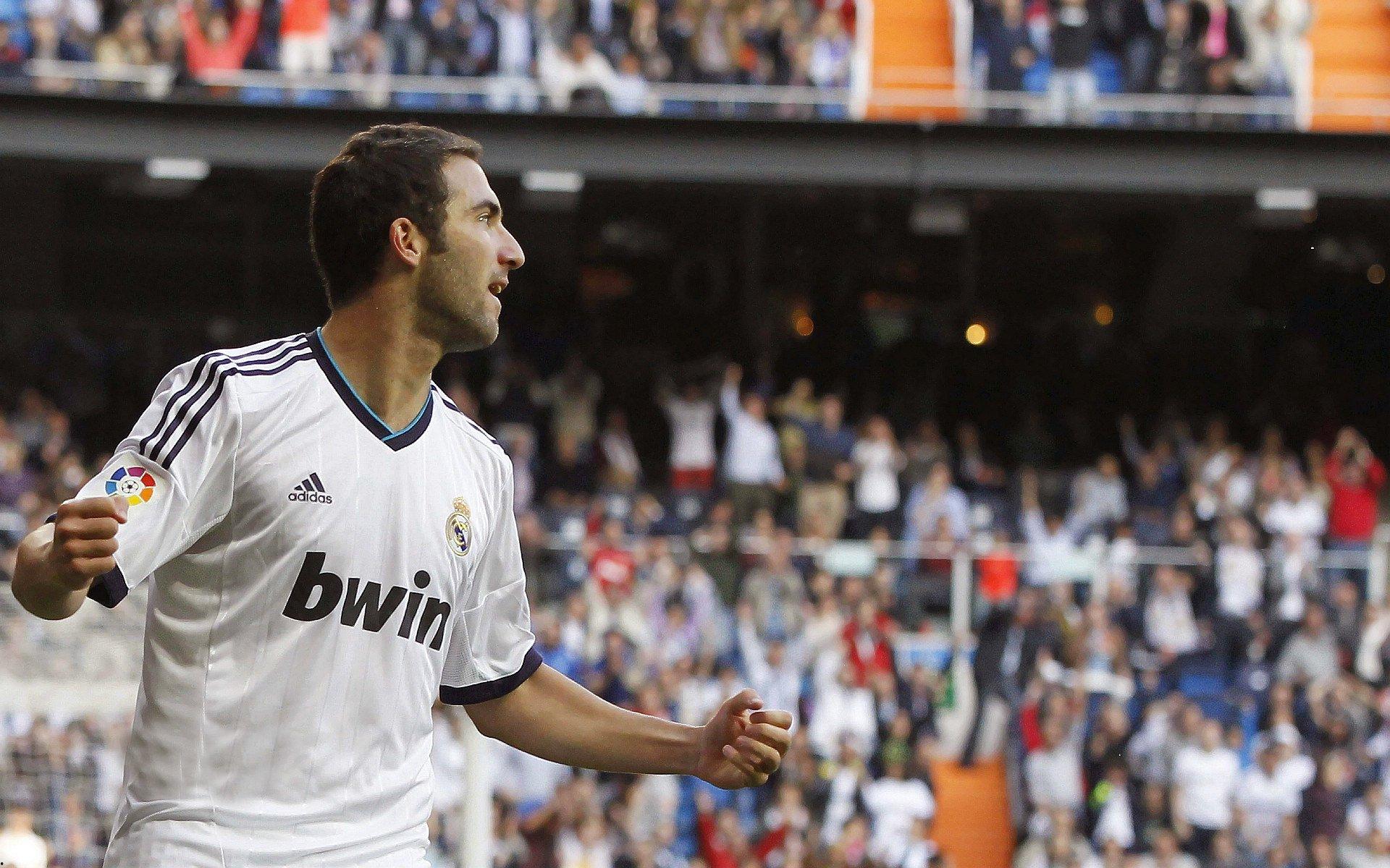 早报红军客场逆转圣徒！英超冠军悬念留至最终轮